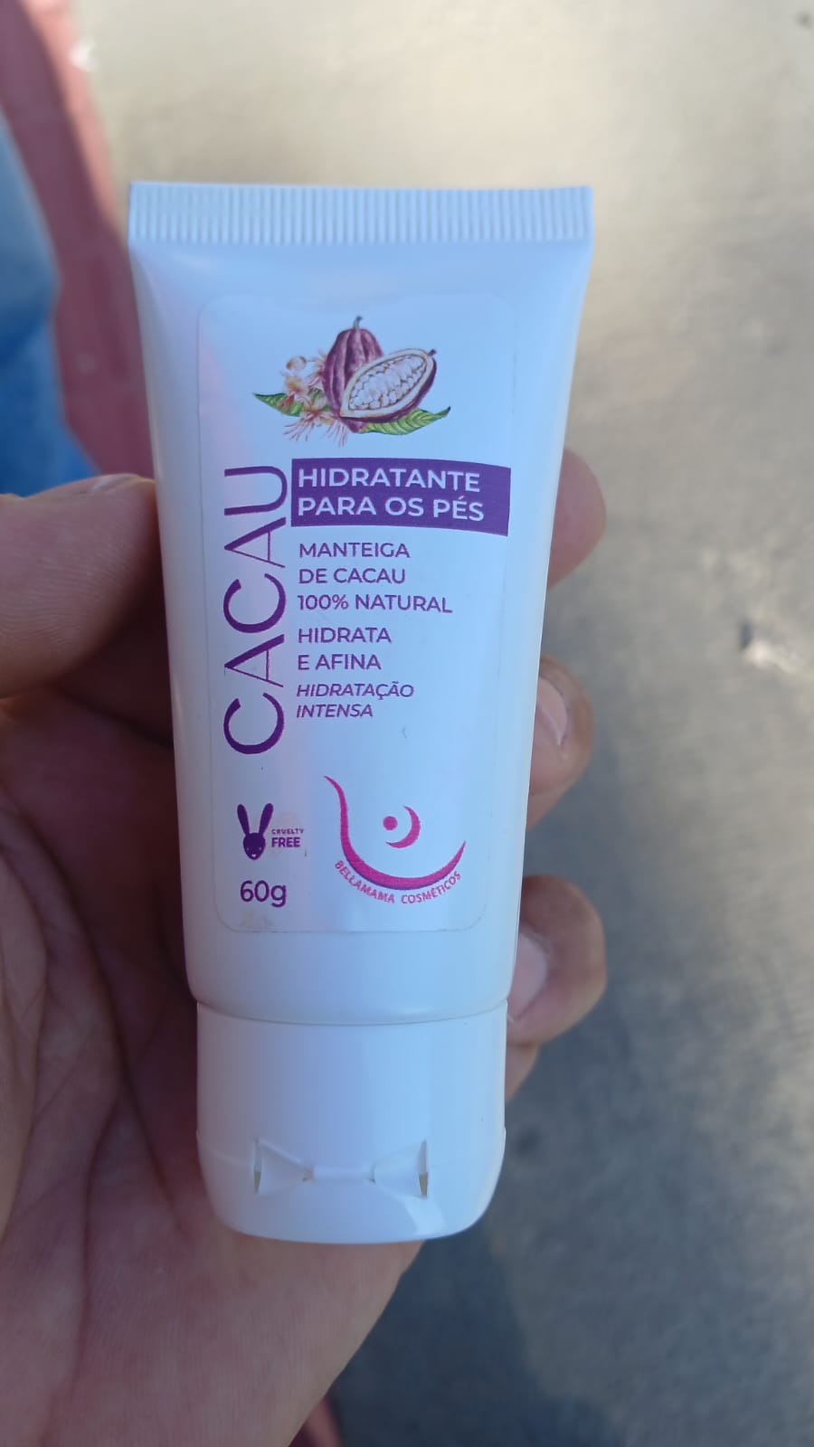 Hidratante para os pés Bellamama Cacau — exemplo de uma das opções